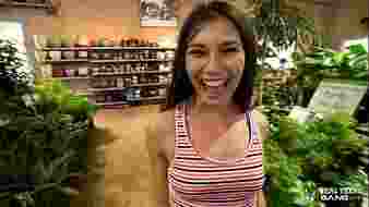 Forró amatőr lány felcsípve és megdugva, szopás és kemény hardcore szex